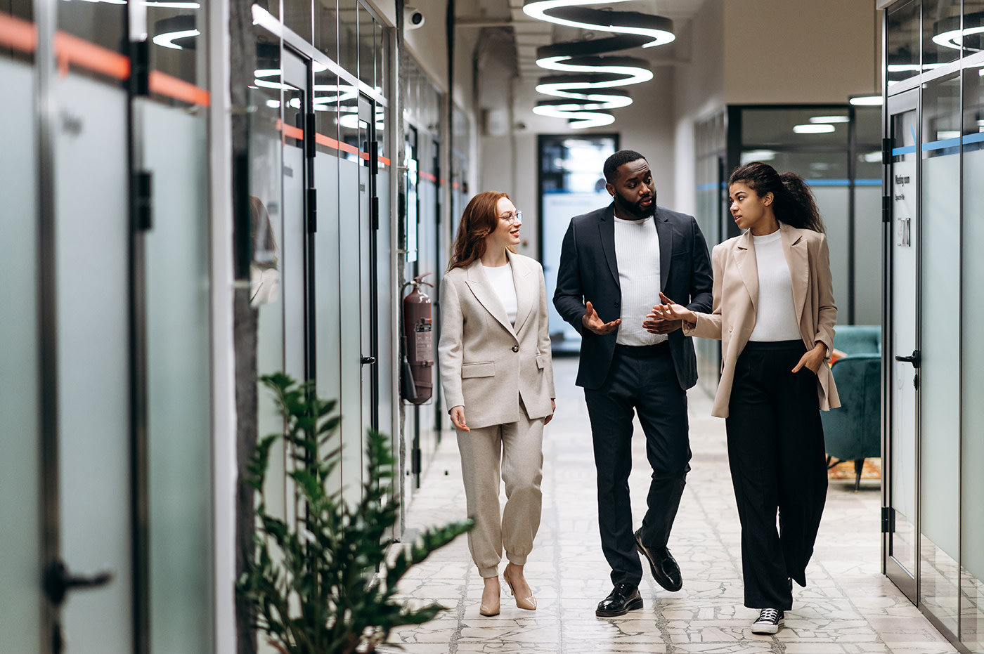business-people-work-women-men
